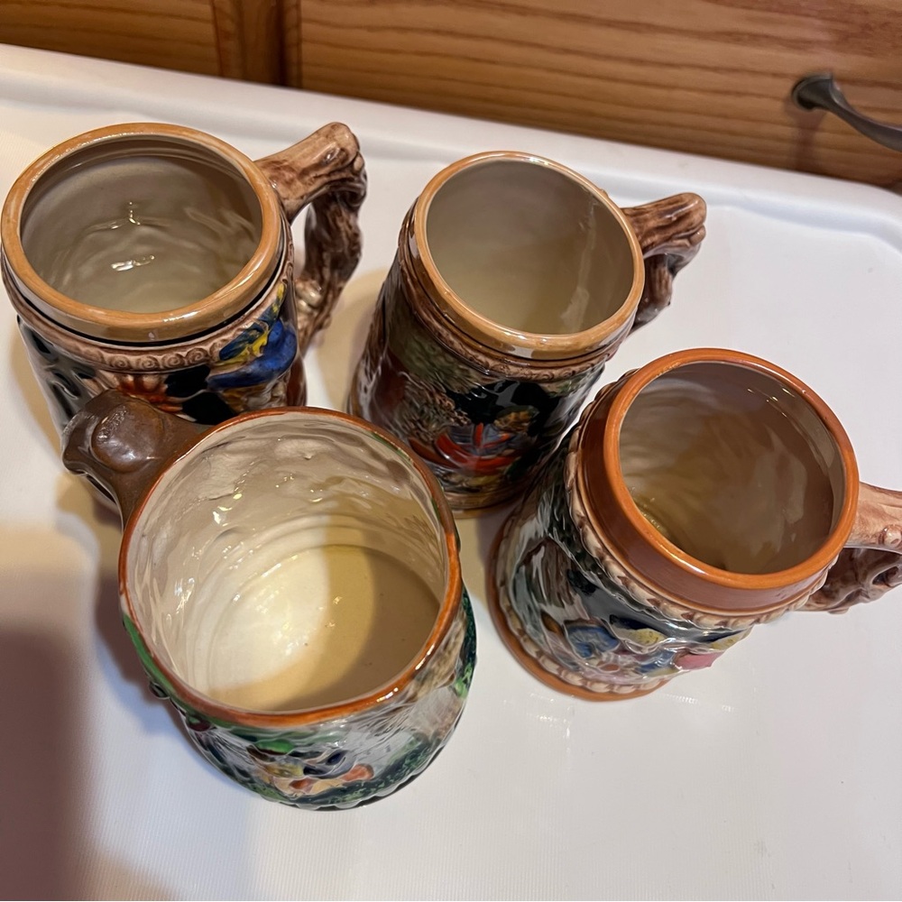 Vintage ceramic beer mugs. Set of four mismatched mugs. - Picture 5 of 16